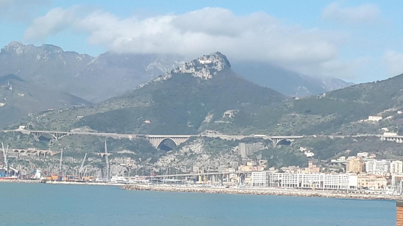 Salerno Centraal Apartment Εξωτερικό φωτογραφία