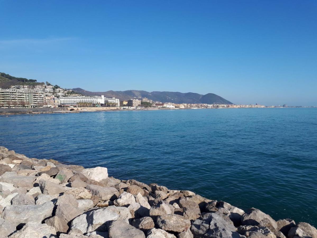 Salerno Centraal Apartment Εξωτερικό φωτογραφία