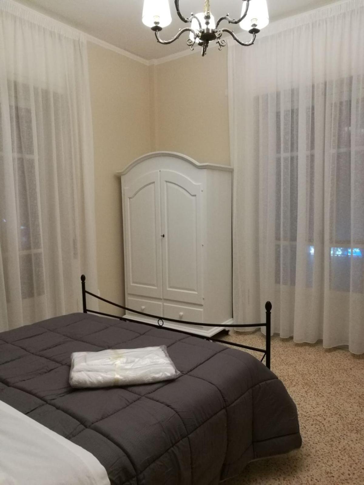 Salerno Centraal Apartment Εξωτερικό φωτογραφία