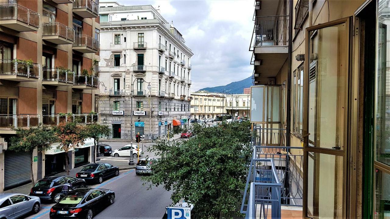 Salerno Centraal Apartment Εξωτερικό φωτογραφία