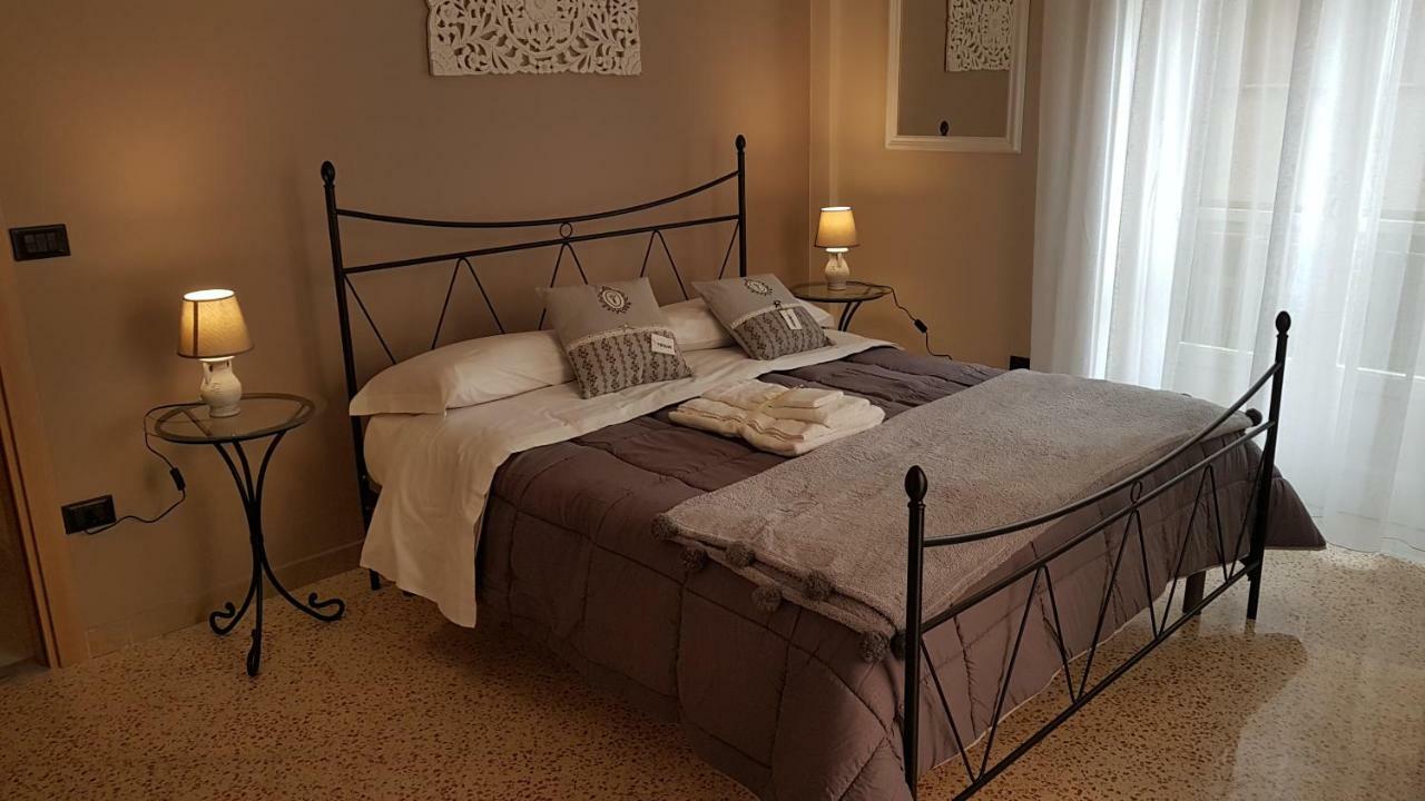 Salerno Centraal Apartment Εξωτερικό φωτογραφία